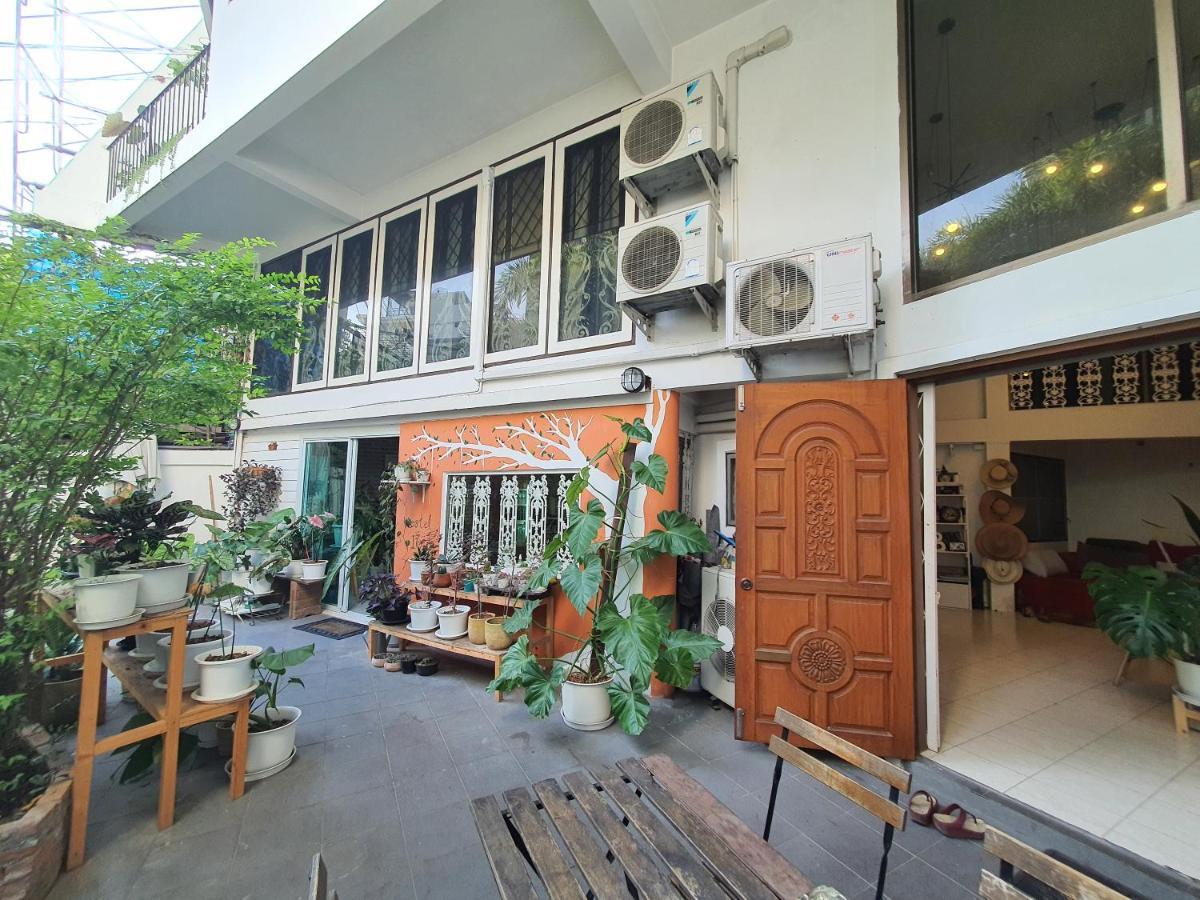 Home16 Sukhumvit16 Bangkok Ngoại thất bức ảnh