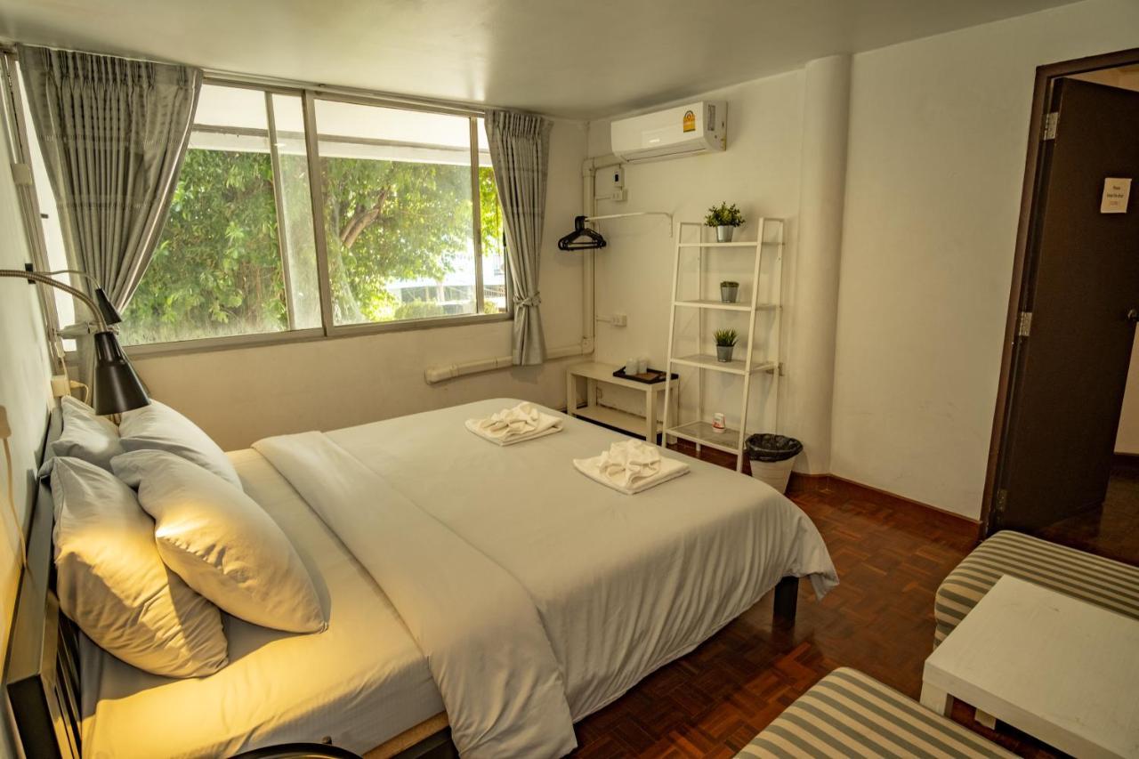 Home16 Sukhumvit16 Bangkok Ngoại thất bức ảnh