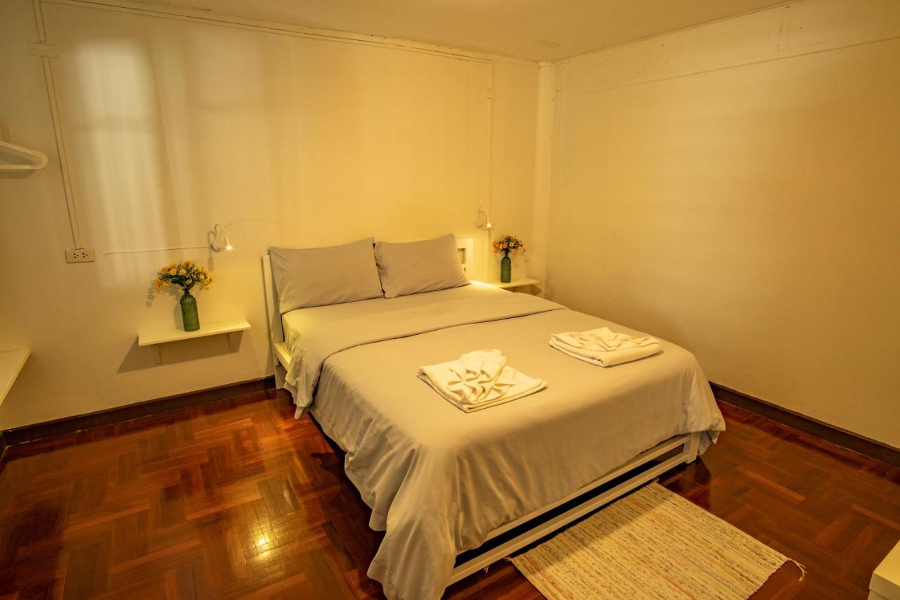 Home16 Sukhumvit16 Bangkok Ngoại thất bức ảnh