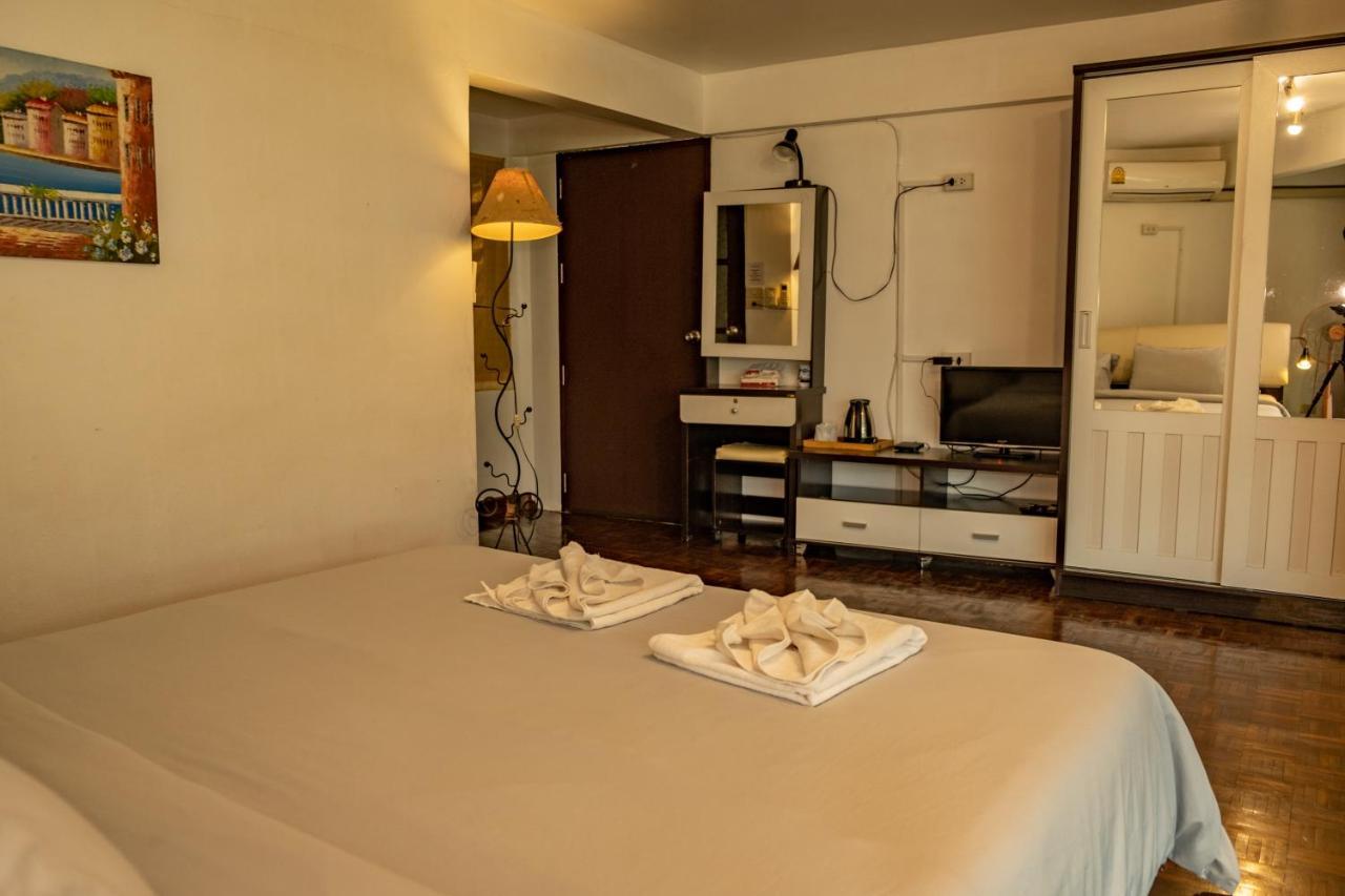 Home16 Sukhumvit16 Bangkok Ngoại thất bức ảnh