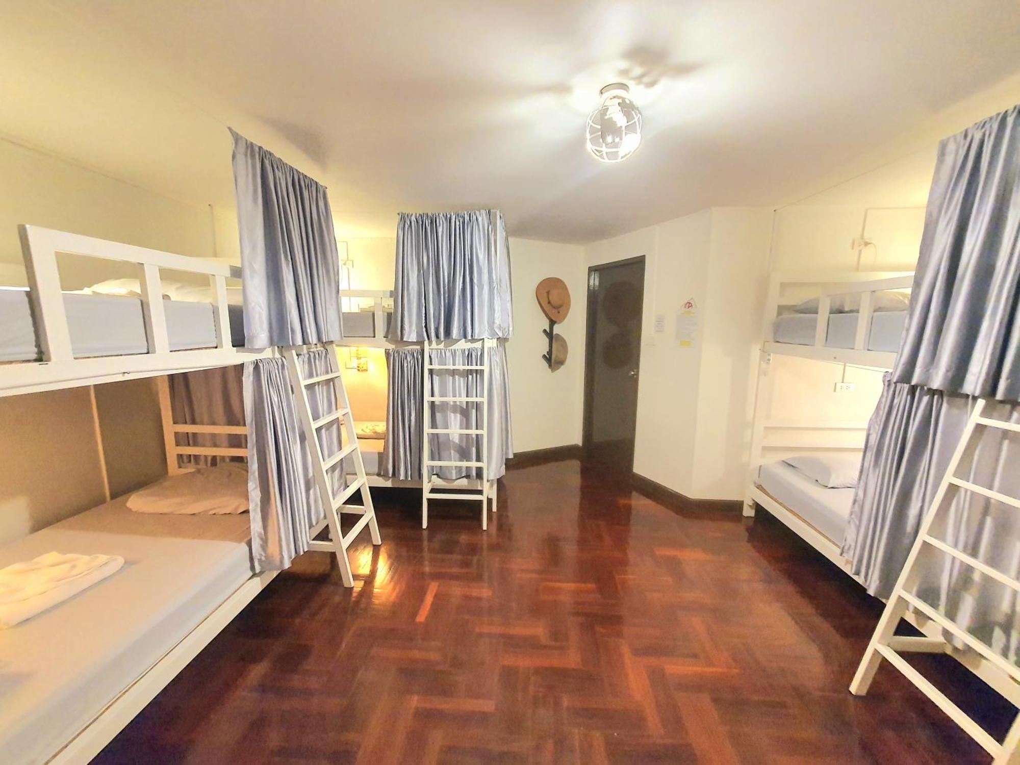 Home16 Sukhumvit16 Bangkok Ngoại thất bức ảnh