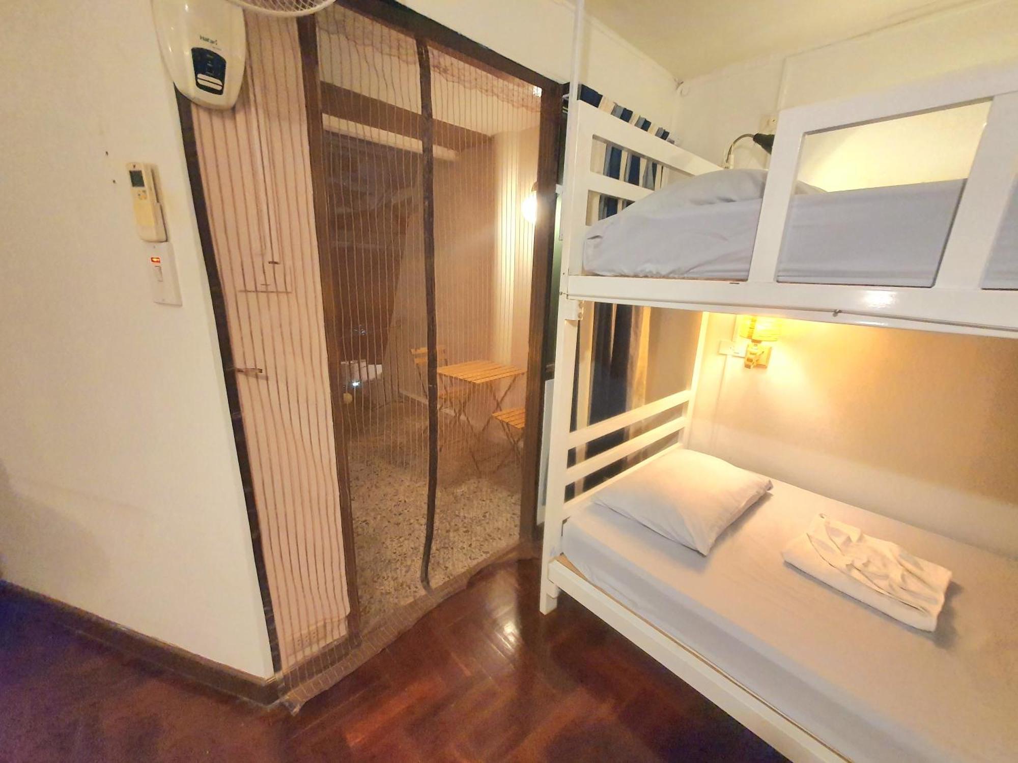 Home16 Sukhumvit16 Bangkok Ngoại thất bức ảnh