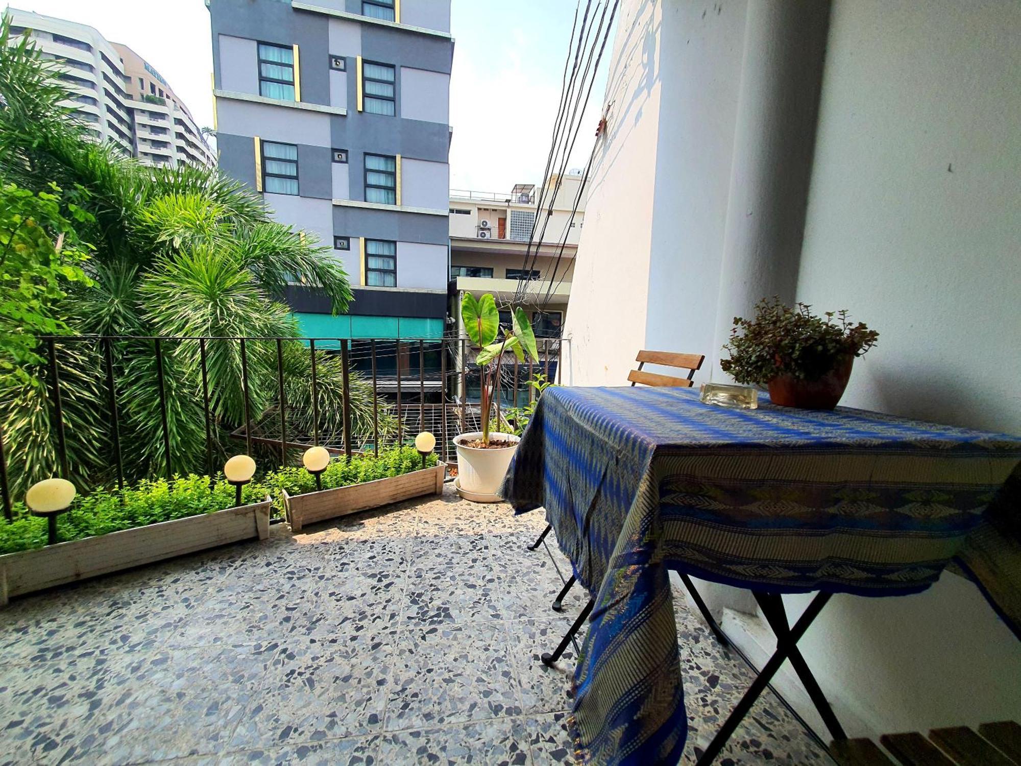 Home16 Sukhumvit16 Bangkok Ngoại thất bức ảnh