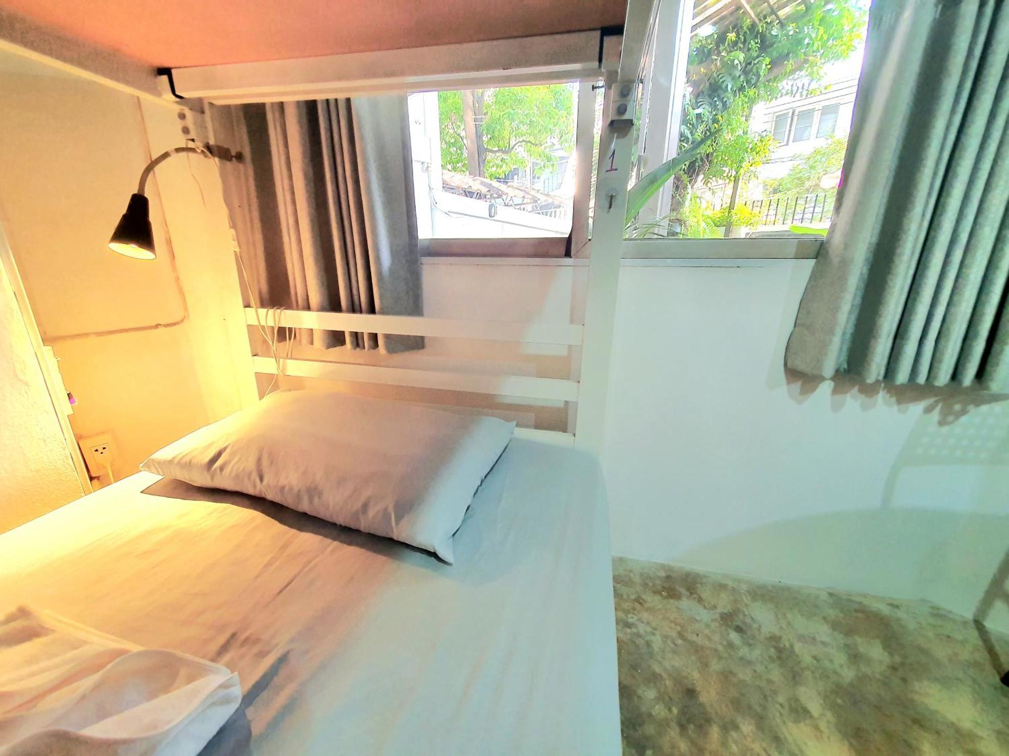 Home16 Sukhumvit16 Bangkok Ngoại thất bức ảnh