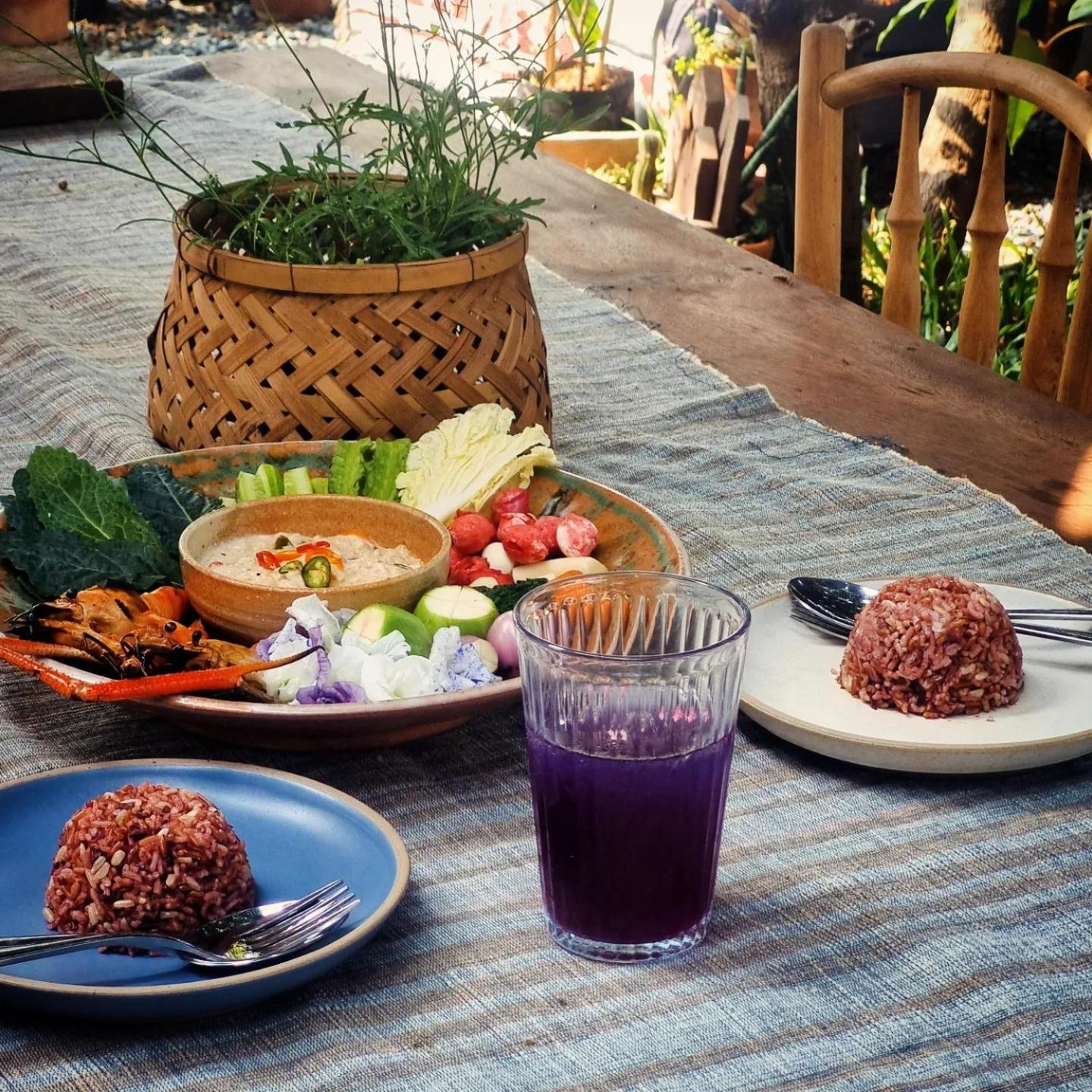 Home16 Sukhumvit16 Bangkok Ngoại thất bức ảnh