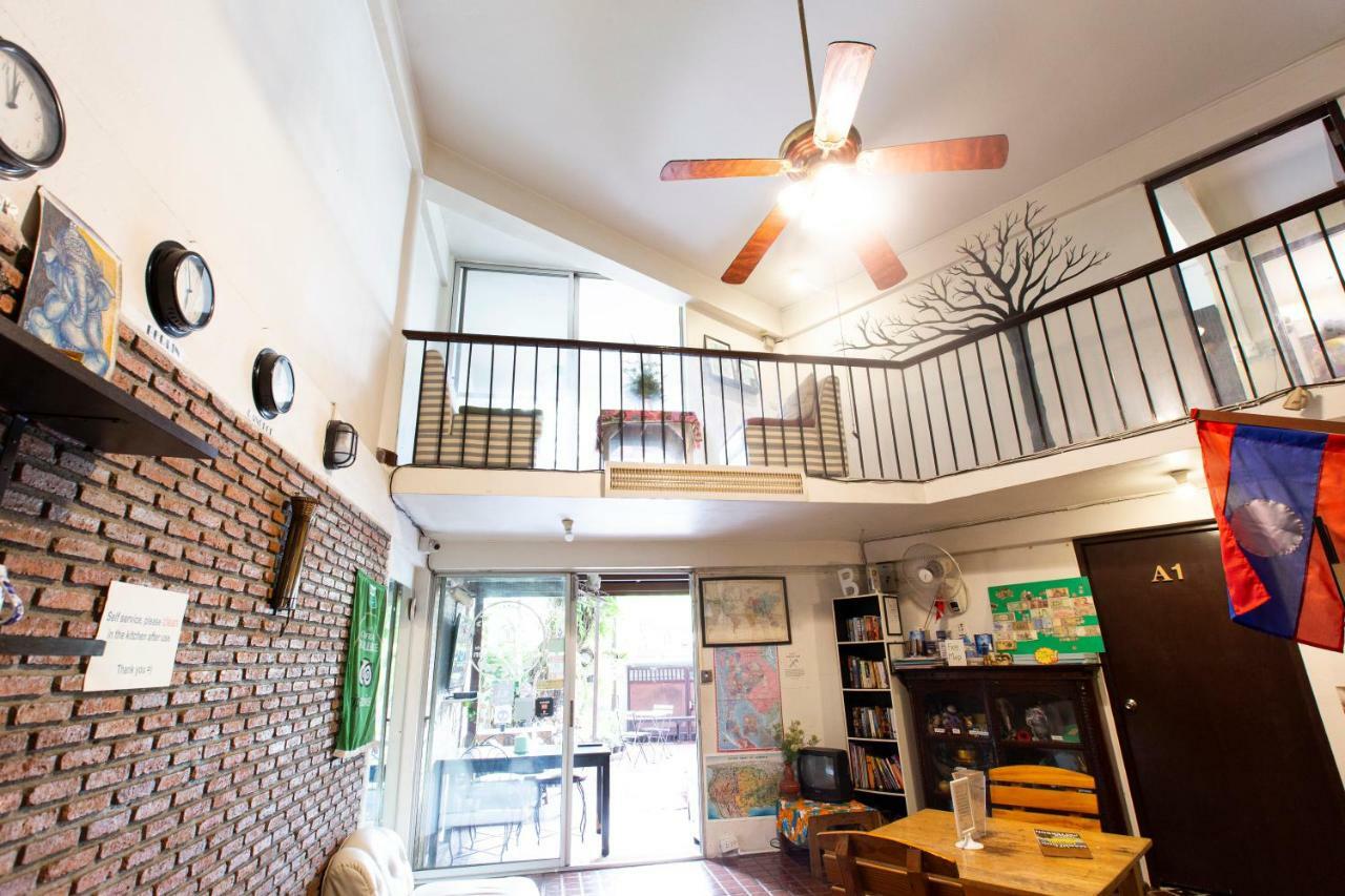 Home16 Sukhumvit16 Bangkok Ngoại thất bức ảnh