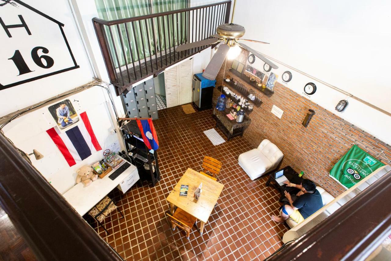 Home16 Sukhumvit16 Bangkok Ngoại thất bức ảnh